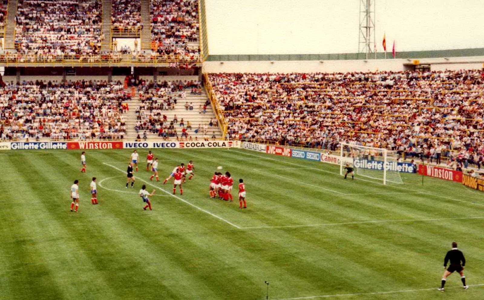 EQUIPOS DE FÚTBOL SELECCIÓN DE FRANCIA contra Kuwait 21/06/1982
