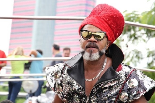 Carlinhos 'Brown Bloco du Brasil' em SP (Foto: Deividi Correa/AgNews) Carlinhos 'Brown Bloco du Brasil' em SP (Foto: Deividi Correa/AgNews)