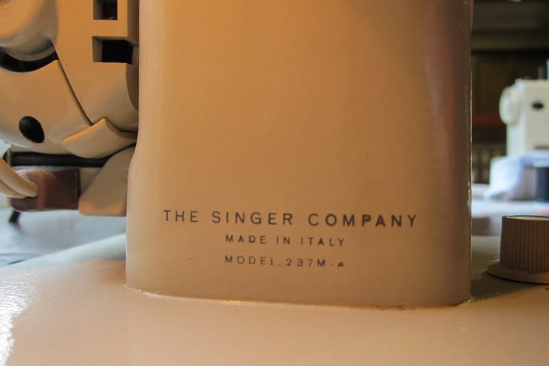 a maiden hair fern: Singer Fashion Mate 237- #5 Sewing Machine