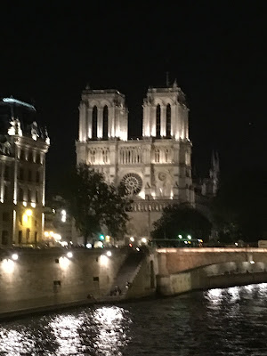 Notre Dame im Lichtermeer Notre Dame im Lichtermeer