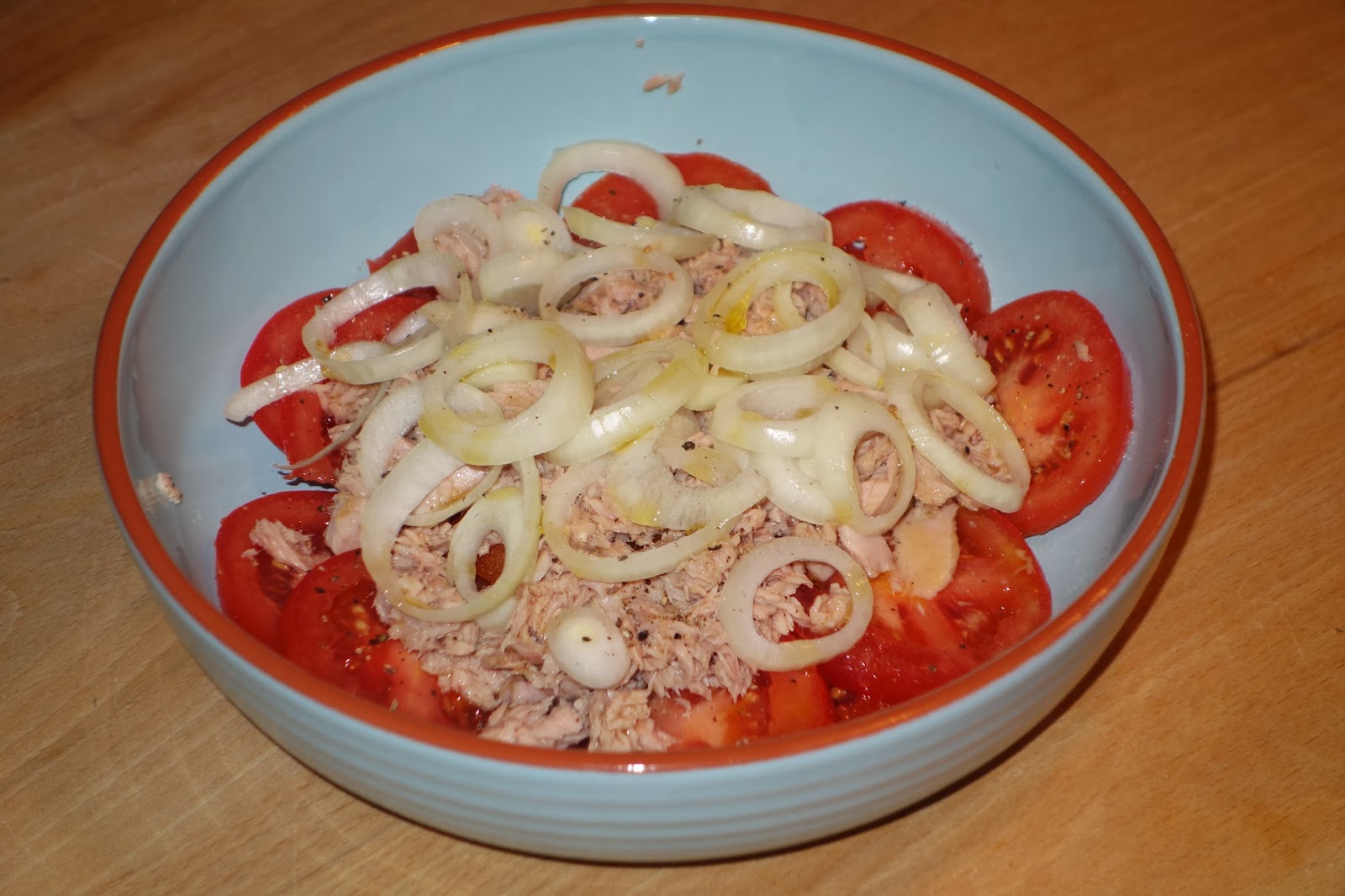Groni&amp;#39;s Kitchen: Tomaten mit Thunfisch und Zwiebeln