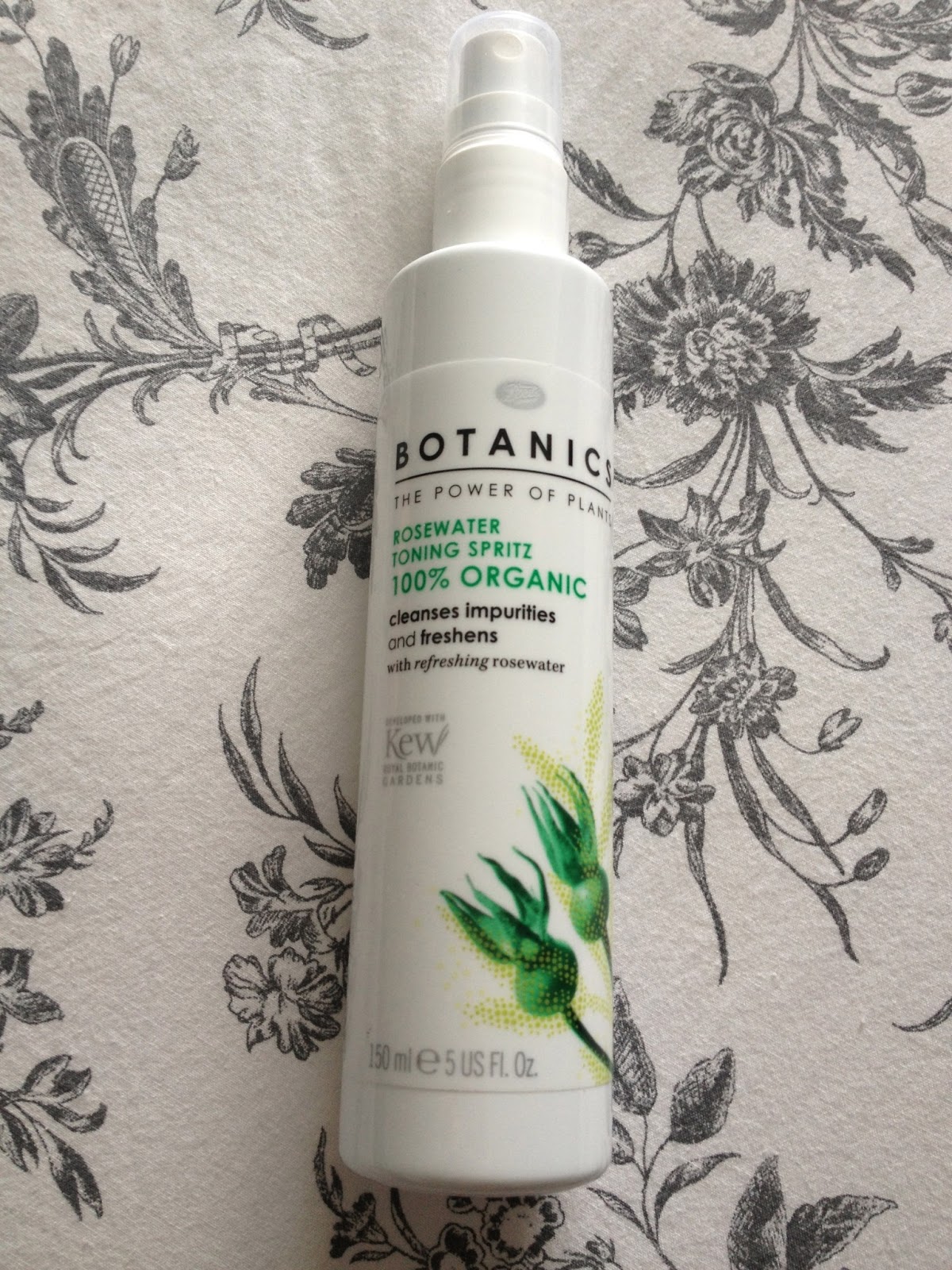 Imogen Carmel Boots Botanics Rosewater Toning Spritz // Review