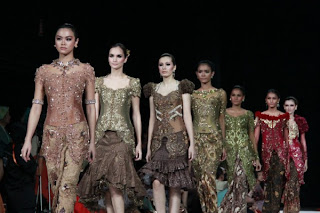 Contoh Model Kebaya Modern Terkini model kebaya, kebaya, model kebaya modern, model kebaya modern terkini,
