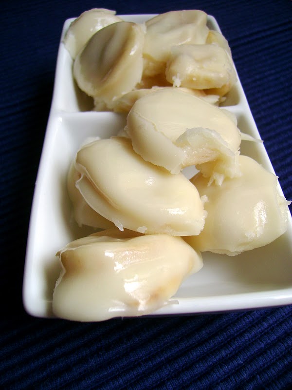 Bitesized thoughts 100 posts and yoghurt coated banana chips