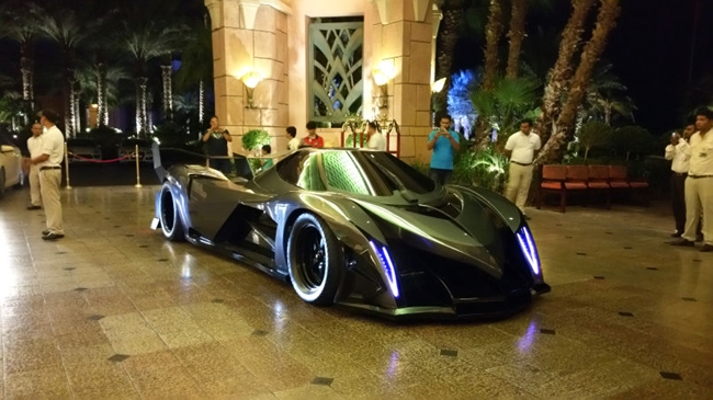 Men's Corner: Dubai Devel Sixteen - 4500 horsepower beast!