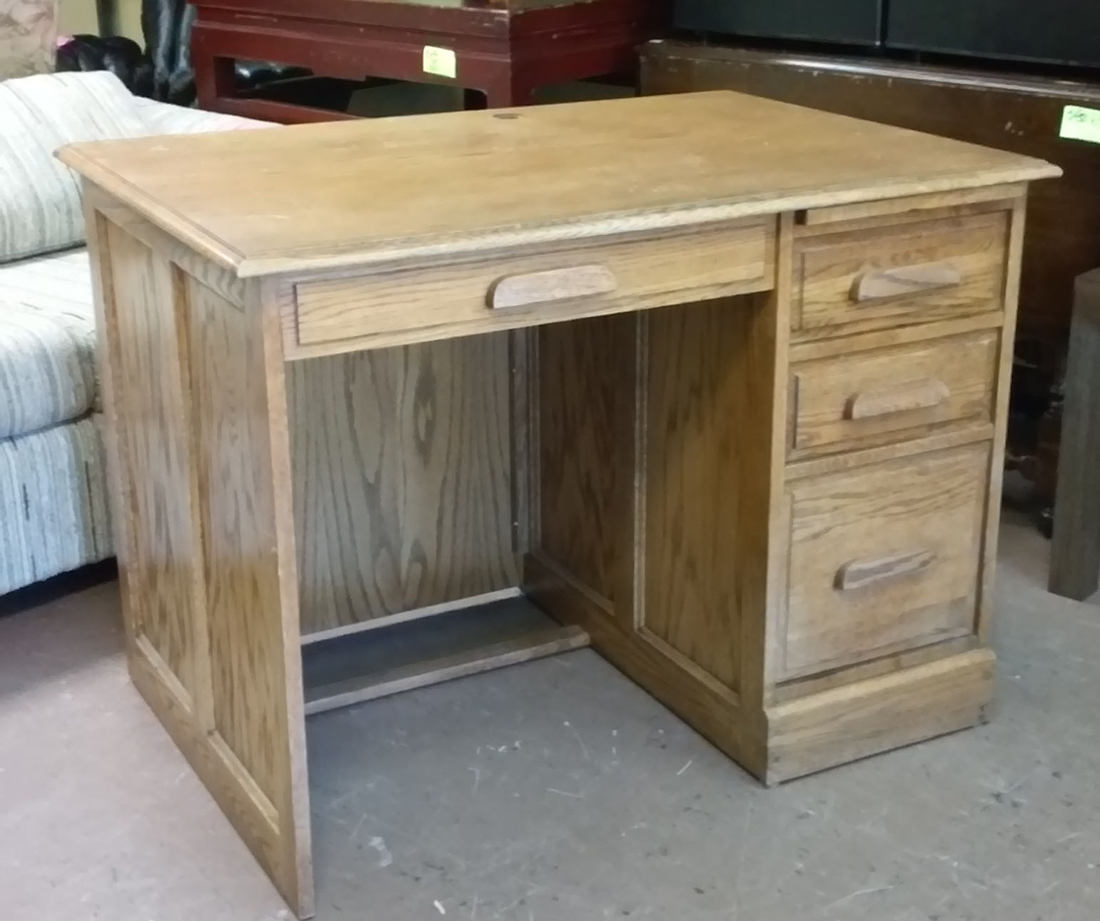 UHURU FURNITURE & COLLECTIBLES SOLD **REDUCED** Oak Crest
