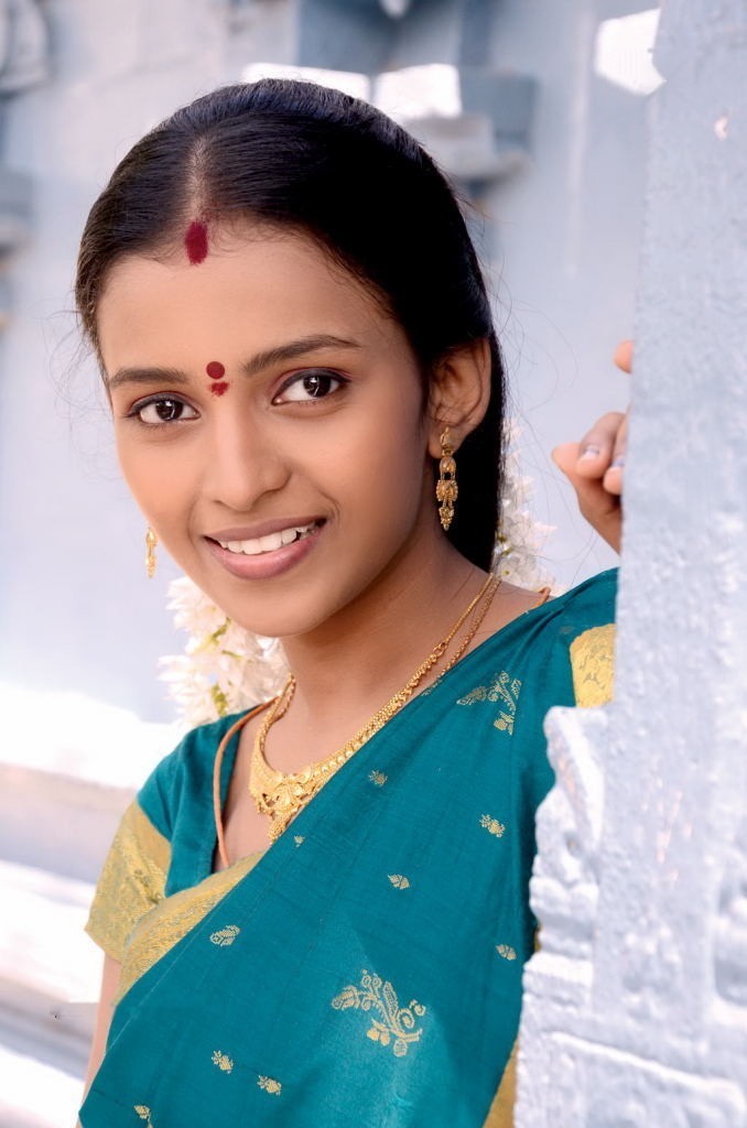 Padikira Vayasula Tamil Movie Hot Stills South 3gp Videos