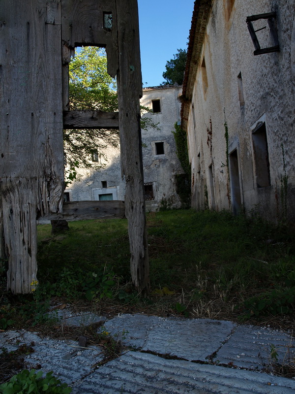 Massimo Gugliucciello: Il Monastero Maledetto dei Monaci del Diavolo
