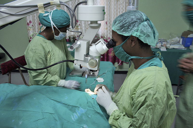 Ontario cuts cataract surgeries by 10