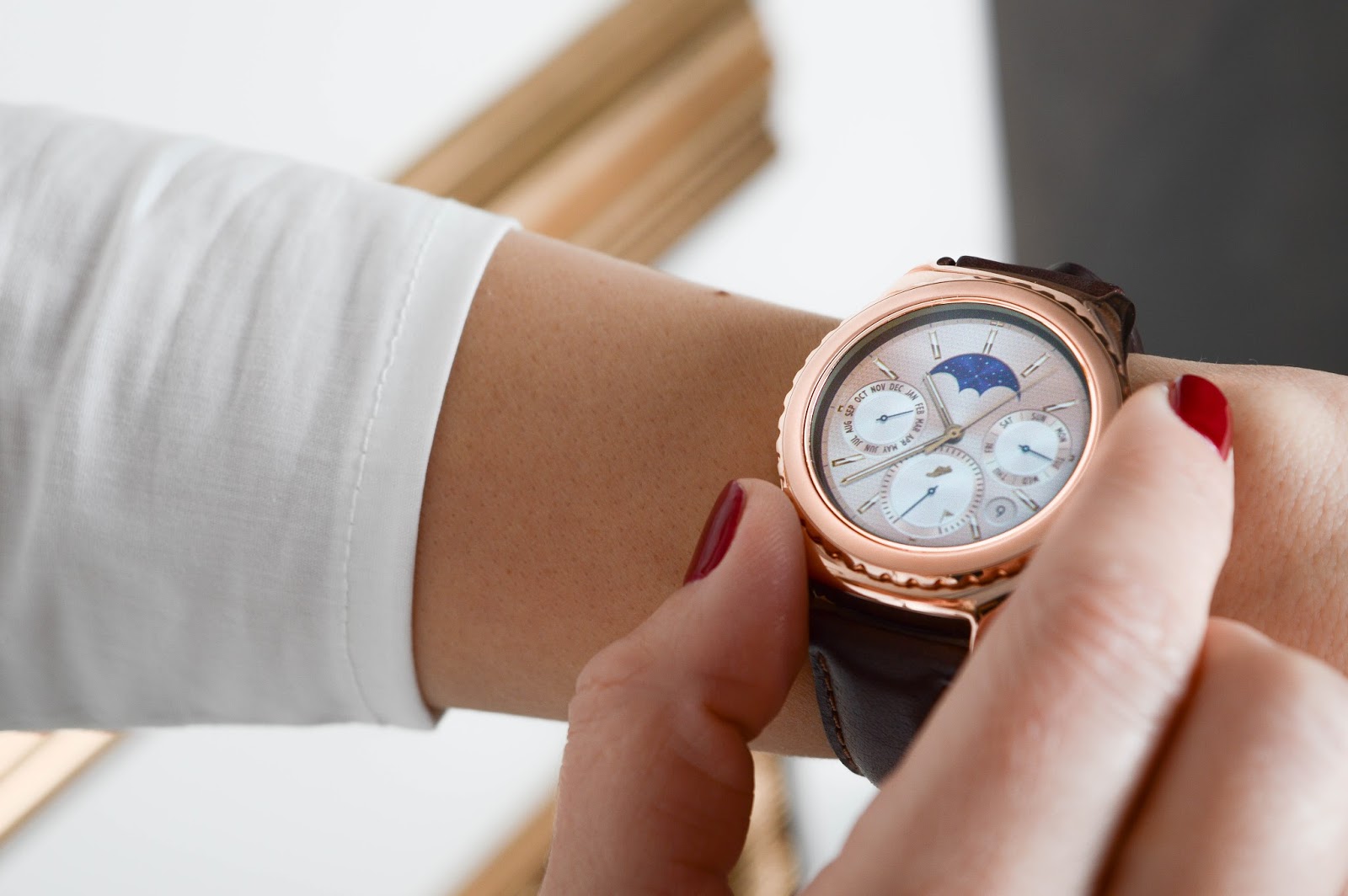 Galaxy watch оплата. Оплаченые чисы Ватч оригинал в валбрисе. Сравнить размер часов 44 мм самсунг вотч 4 на руке. Сравнить размер часов 42 44 мм самсунг вотч 4. Telegram на часах Samsung.
