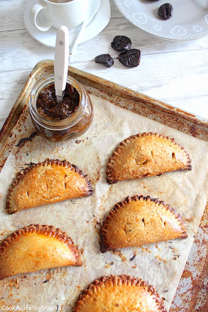 Rissoles aux pruneaux { spécialité sucrée d'Aveyron } • Cook A Life! by Maeva