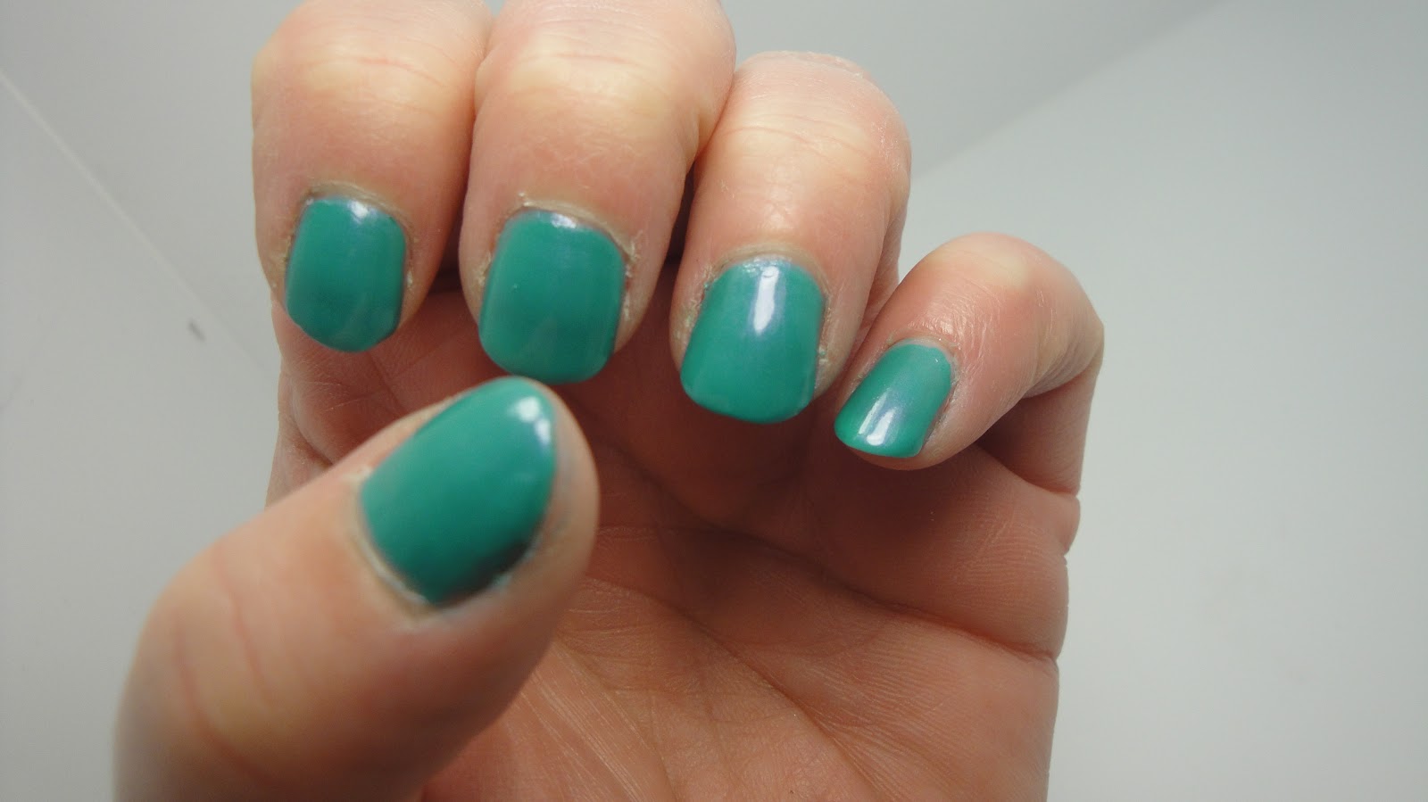 Jayded Dreaming Beauty Blog : NOTD - RESCUE BEAUTY LOUNGE AQUA LILY