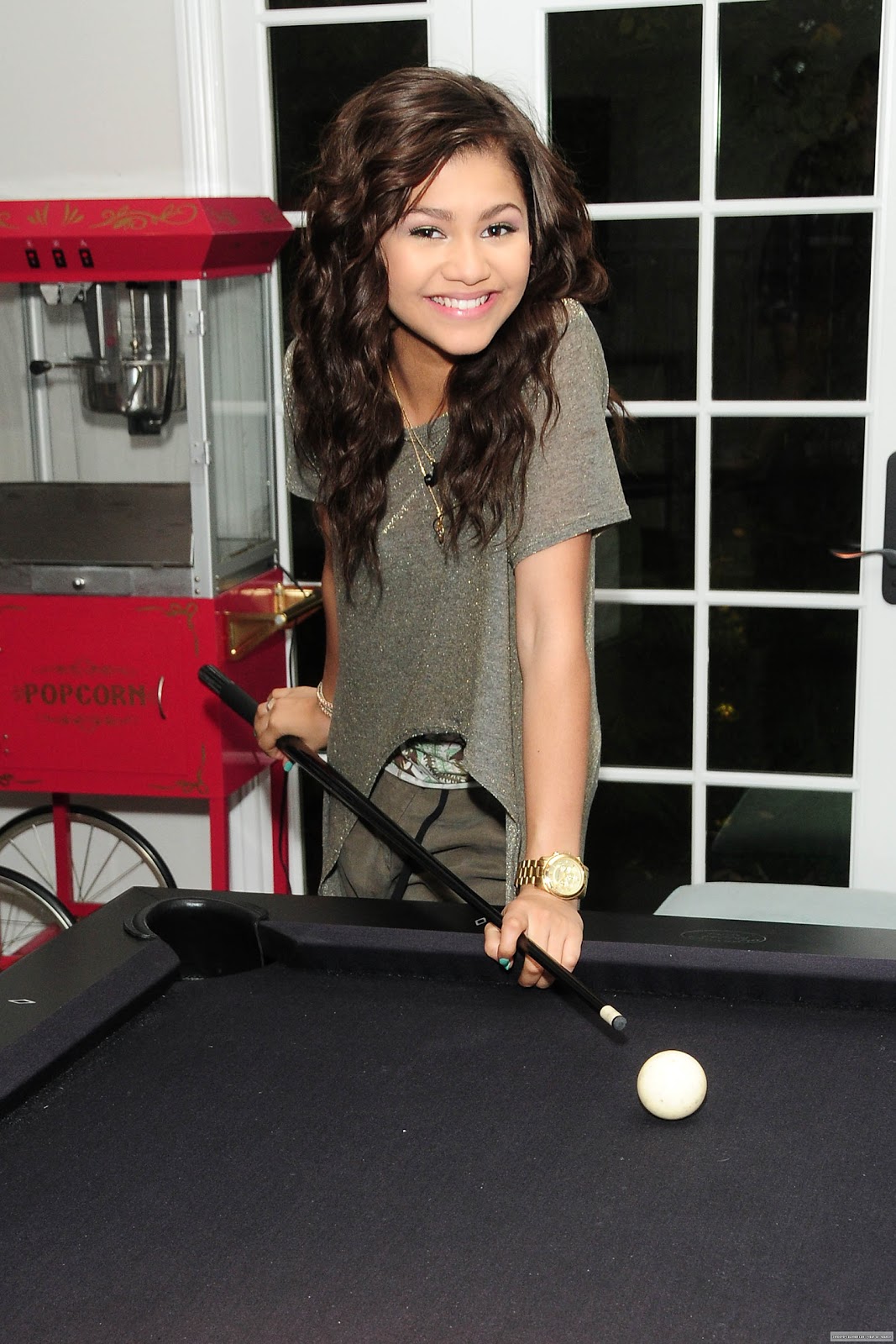 This is my life - Zendaya: Contact Zendaya