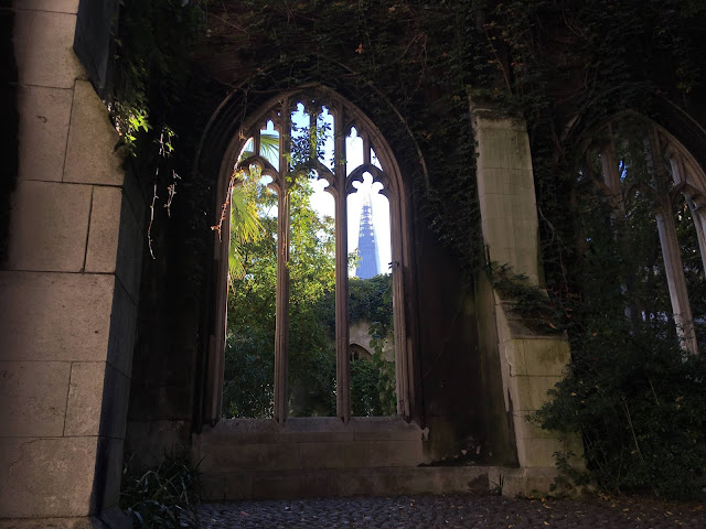 Saint Dunstan in the East Church Garden London tips