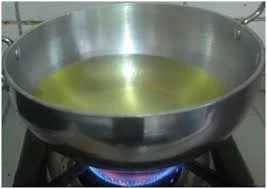 heat-the-oil-in-wok