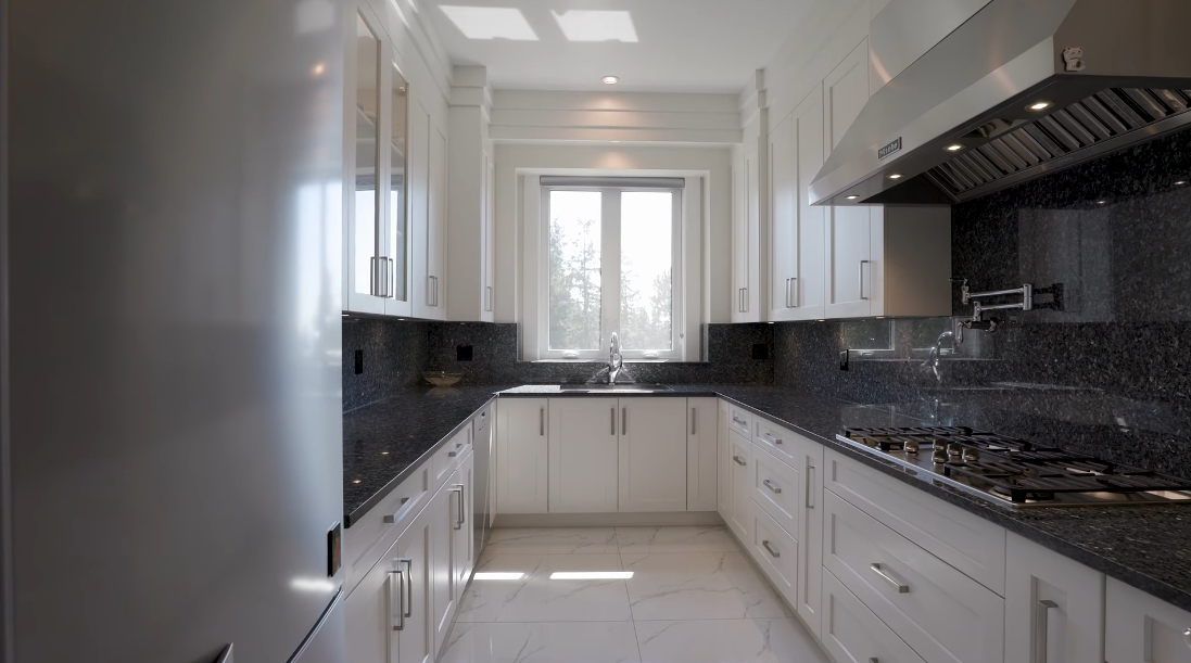 Tour 5358 Kensington Crescent, West Vancouver vs. 73 Interior Design Photos