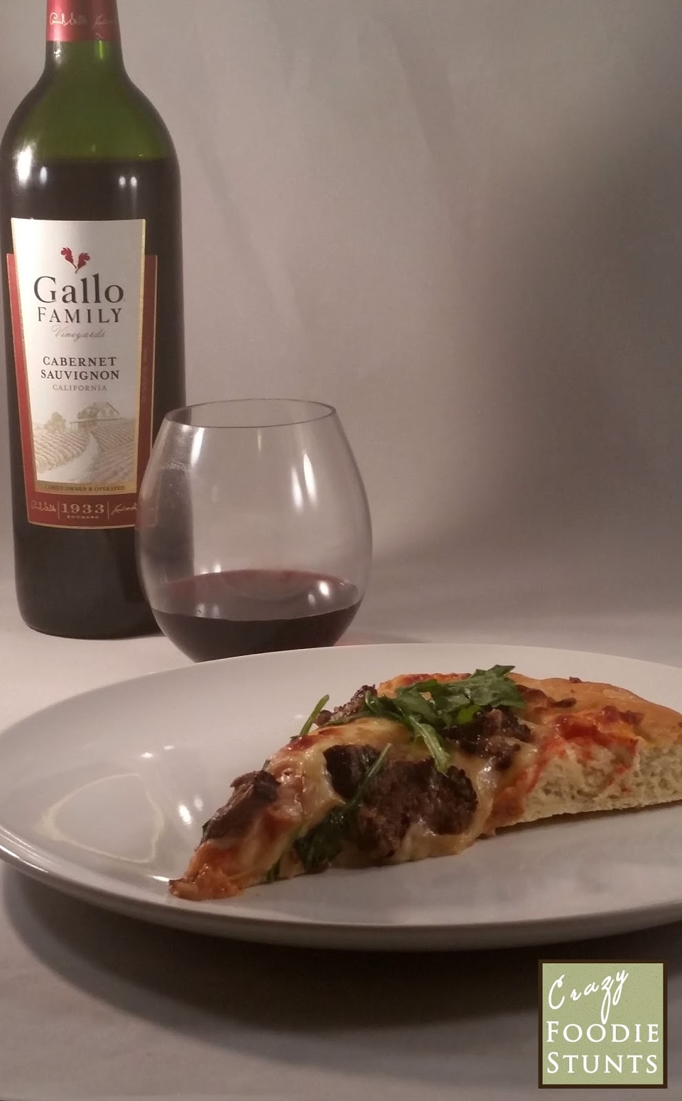 Crazy Foodie Stunts Balsamic Steak and Arugula Pizza for a National