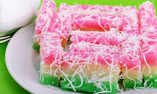 cara membuat getuk singkong pelangi http://resepabu.blogspot.com/2017/05/cara-membuat-getuk-singkong-pelangi.html