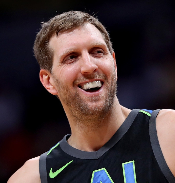 Dirk Nowitzki: El único con 21 temporadas en la NBA en un mismo equipo Dirk Nowitzki