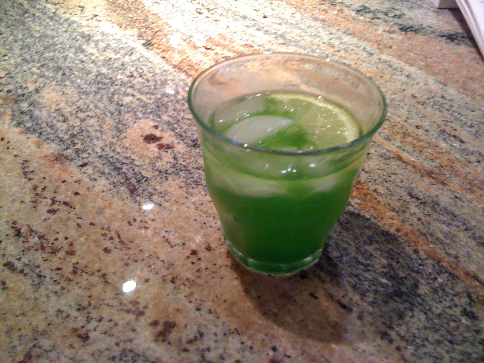 http://4.bp.blogspot.com/-5ux_9OlD14I/T-t_Ri1zxEI/AAAAAAAAEi8/9KA4klSAL1U/s1600/Green+drink.jpg