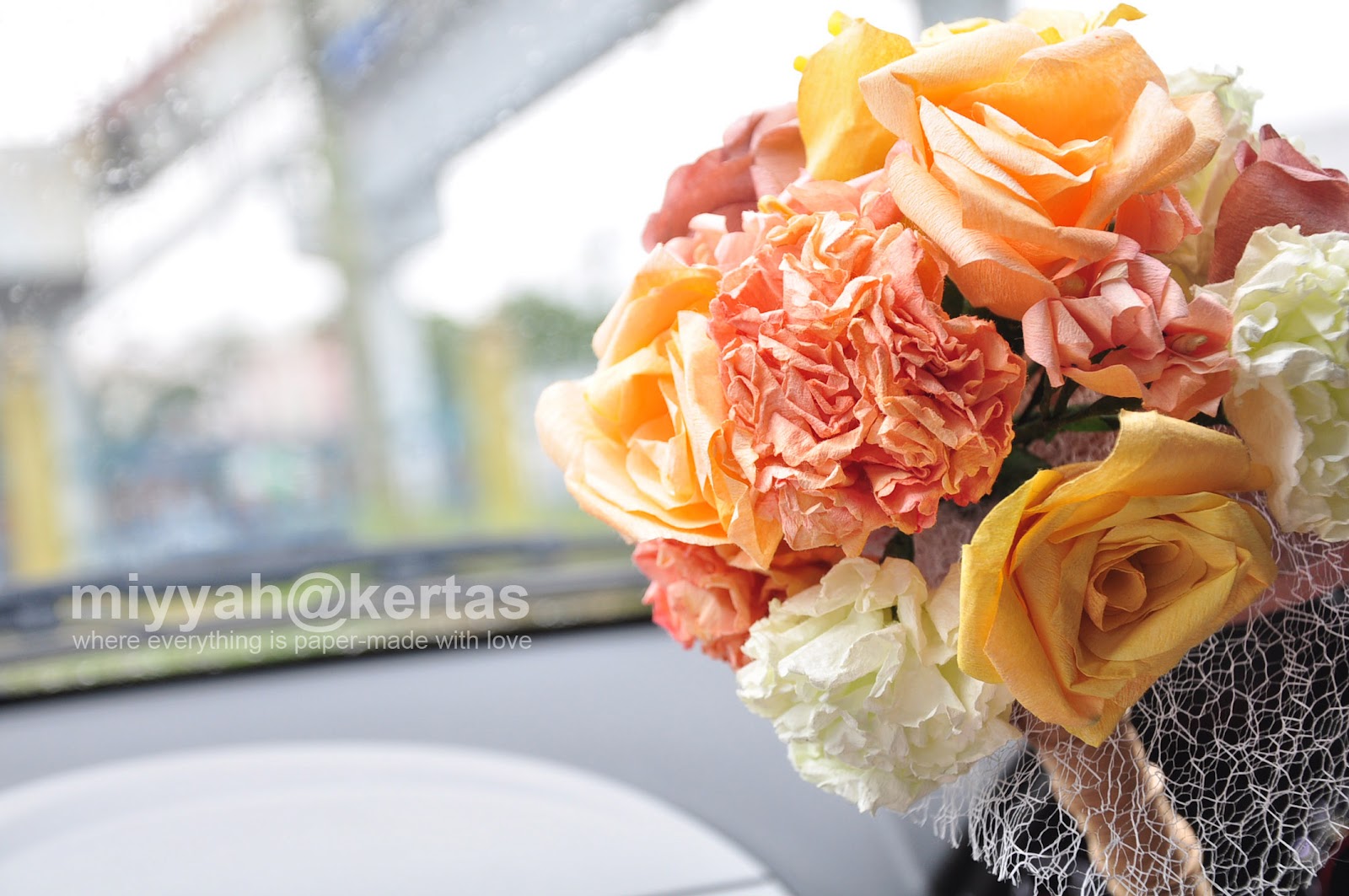 MiyyahKertas Paper flower hand bouquet