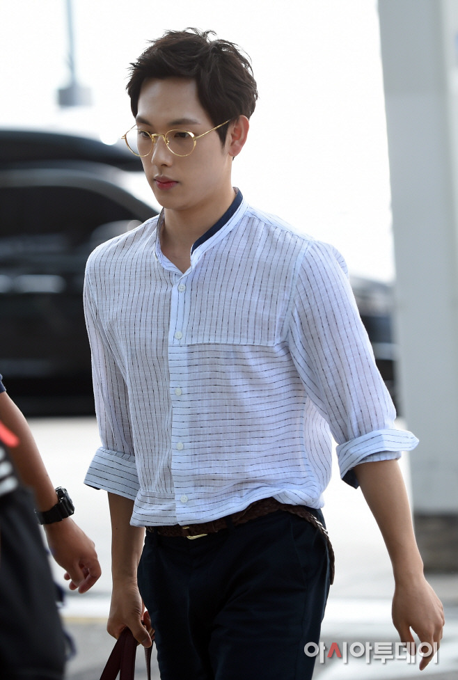 오늘자 임시완 인천공항 출국 사진 | 인스티즈