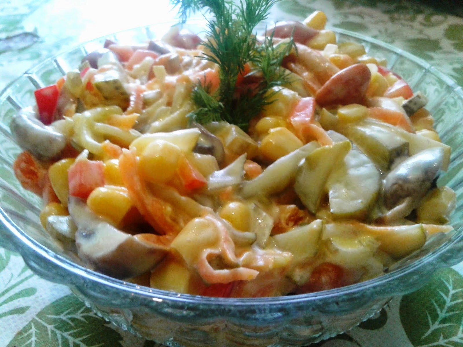 Смотреть Салат с маринованными грибами и кукурузой видео Смотреть Салат с маринованными грибами и кукурузой видео