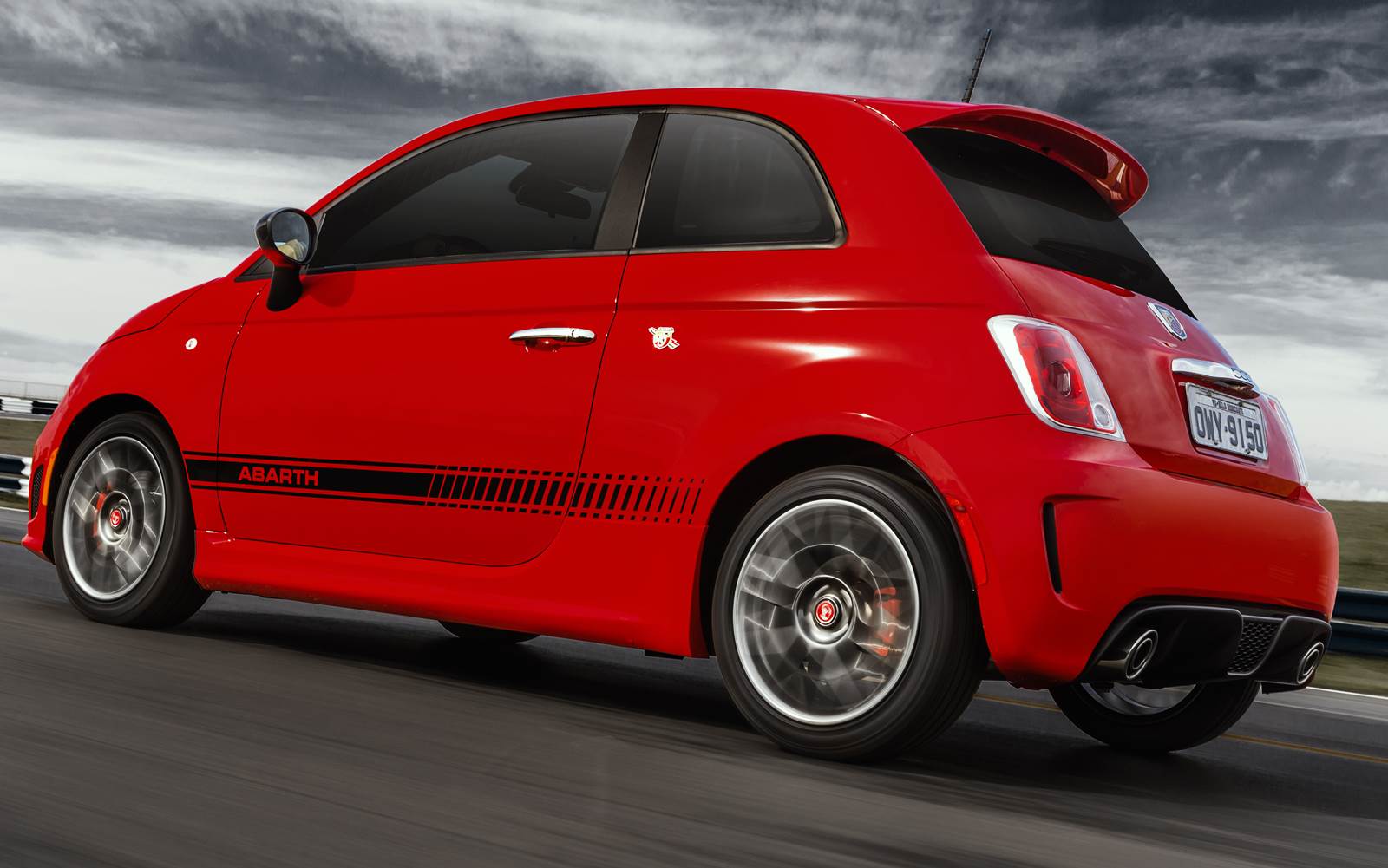 Fiat 500 Abarth chega ao Brasil com preço R 80 mil