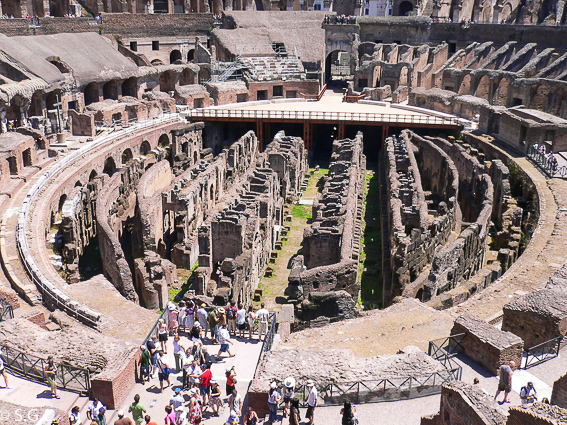 Interior del Coliseo de Roma Interior del Coliseo de Roma