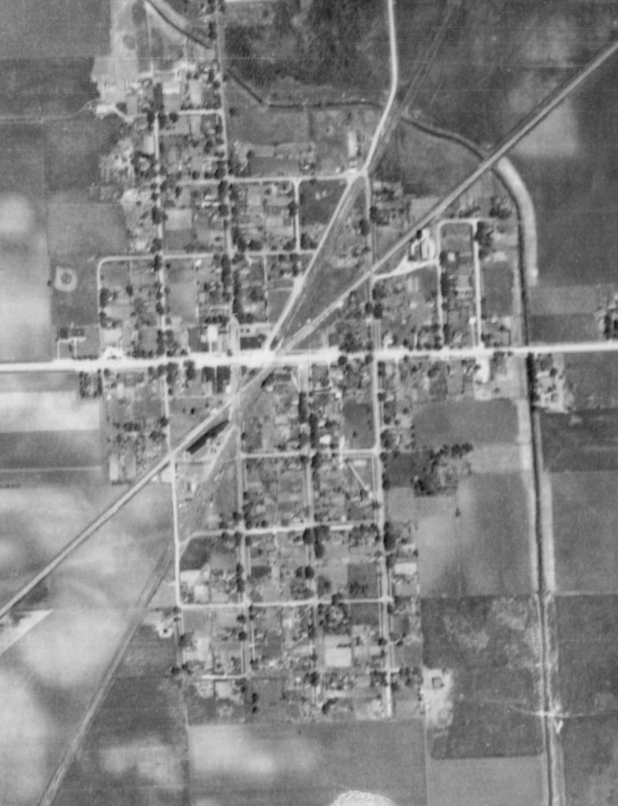 Towns and Nature Brocton, IL NKP(Cloverleaf) Water Tower