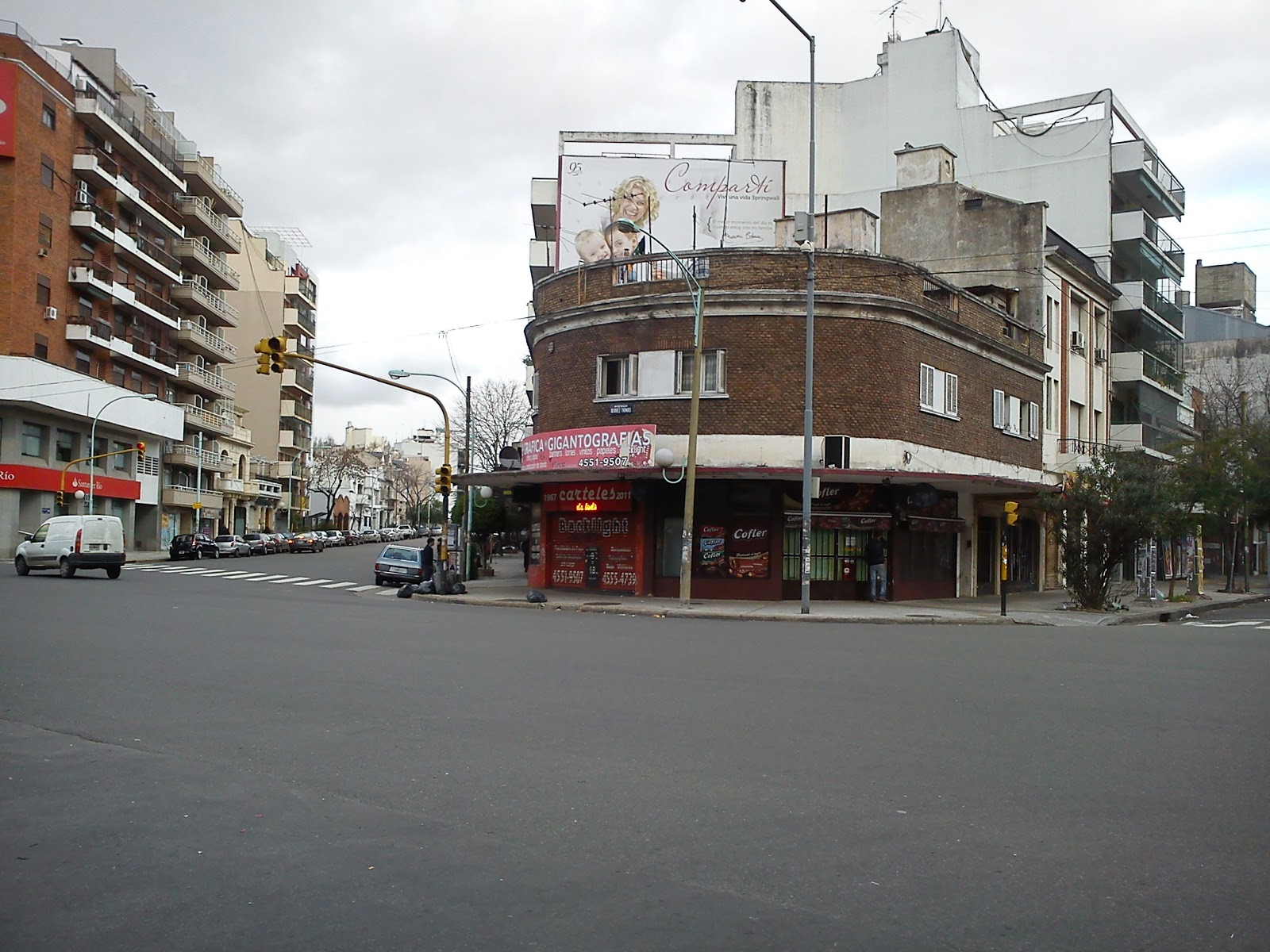 LA VOZ DEL BARRIO COLEGIALES SEIS ESQUINAS, TRES BARRIOS