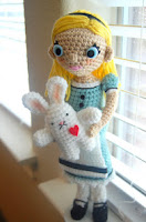 PATRON GRATIS ALICIA (ALICIA EN EL PAIS DE LAS MARAVILLAS) AMIGURUMI 1131