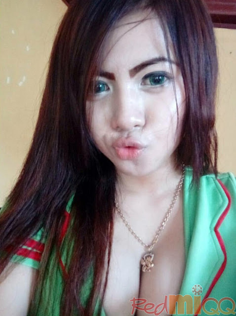 Menyempatkan Diri Ke Motel Untuk Ngentot Dengan Anak Pak Bos - segala