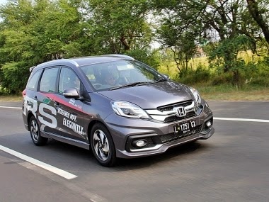  Modifikasi  honda mobilio  rs e prestige type e warna  putih 