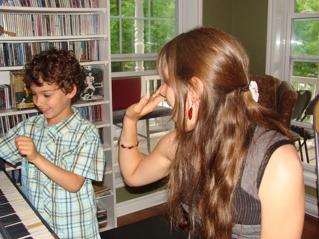 Jouer Au Docteur Avec Sa Cousine Thomas au piano: juin 2012