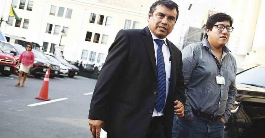 Los maestros sí pueden desarrollar el tema de género, sostiene el Congresista Edgar Ochoa Los maestros sí pueden desarrollar el tema de género, sostiene el Congresista Edgar Ochoa