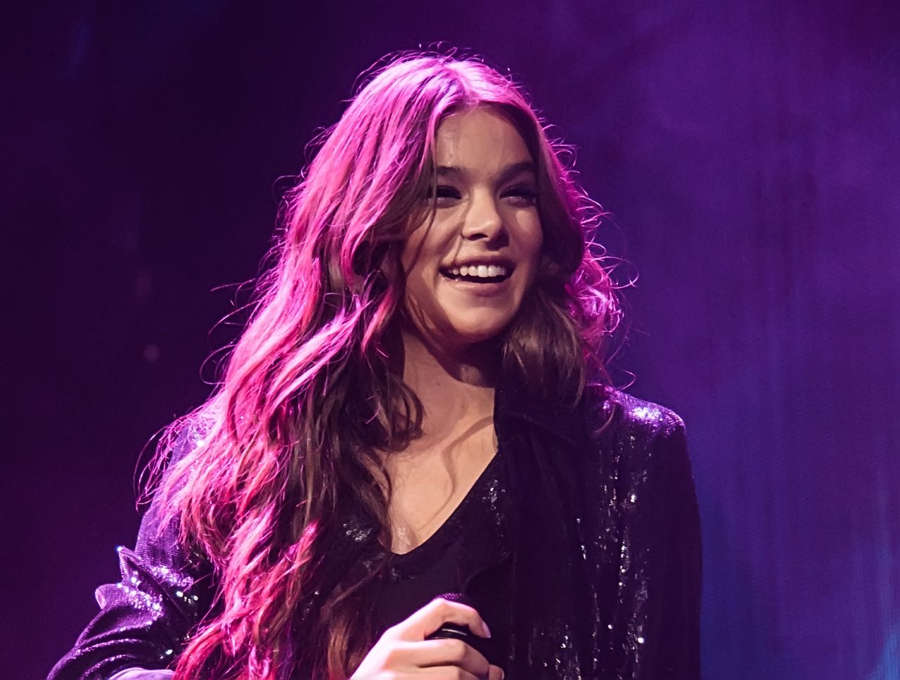 Hailee Steinfeld – The Voicenotes Tour in Camden – Celeb Central