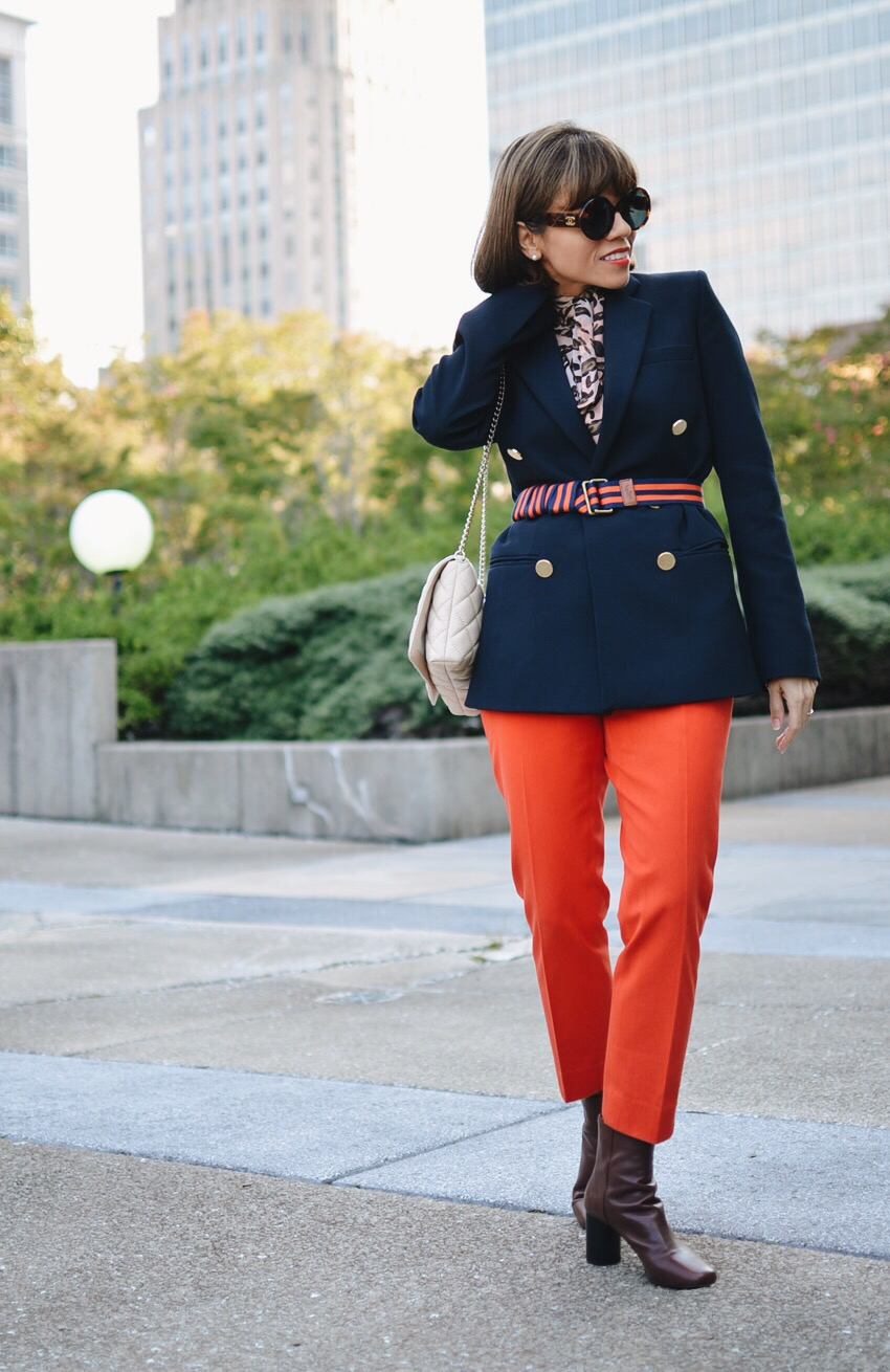 Outfit with orange pants 