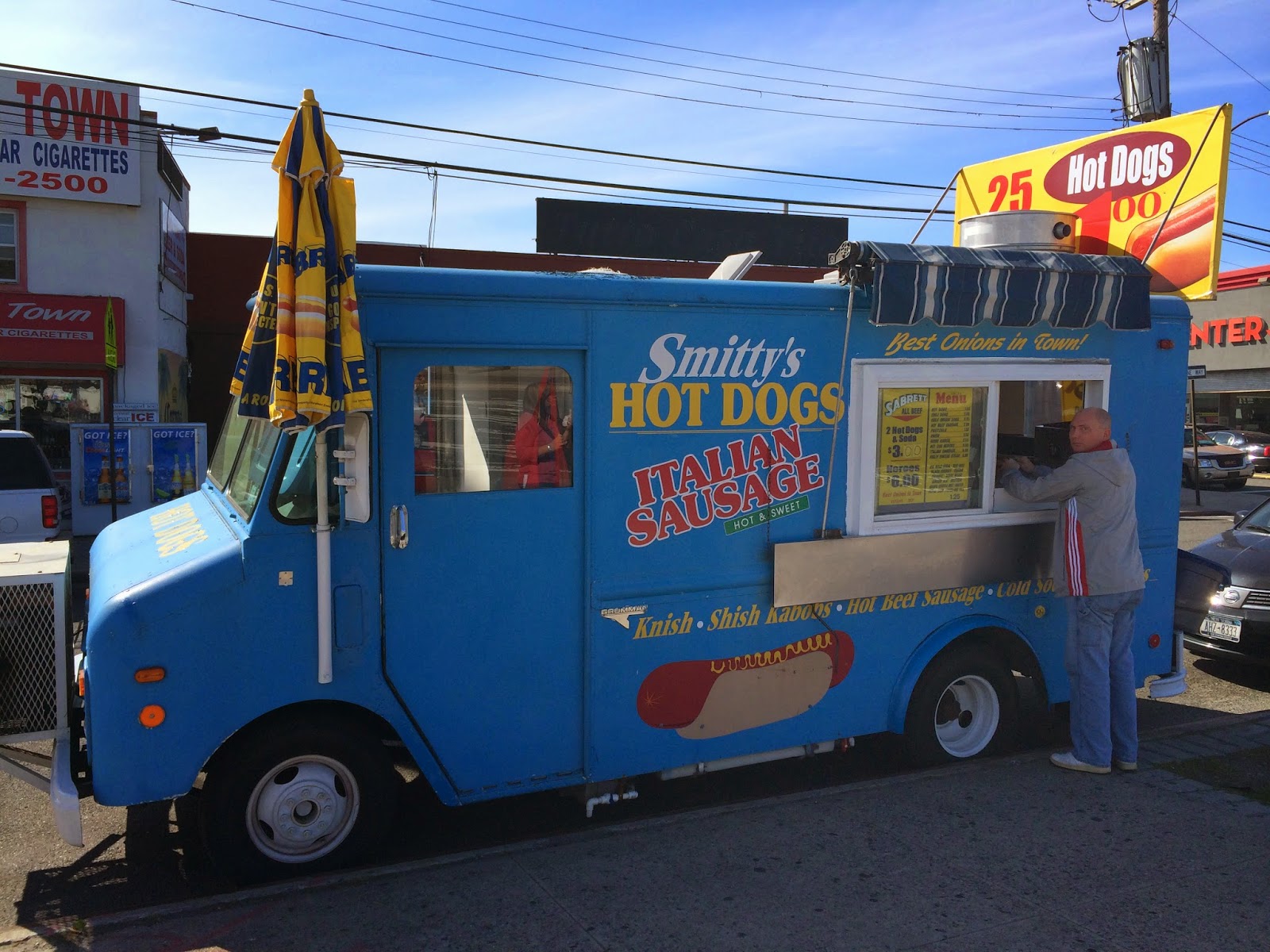 PIG OUT SPOTS Smitty’s Hot Dogs (Ozone Park, NY)