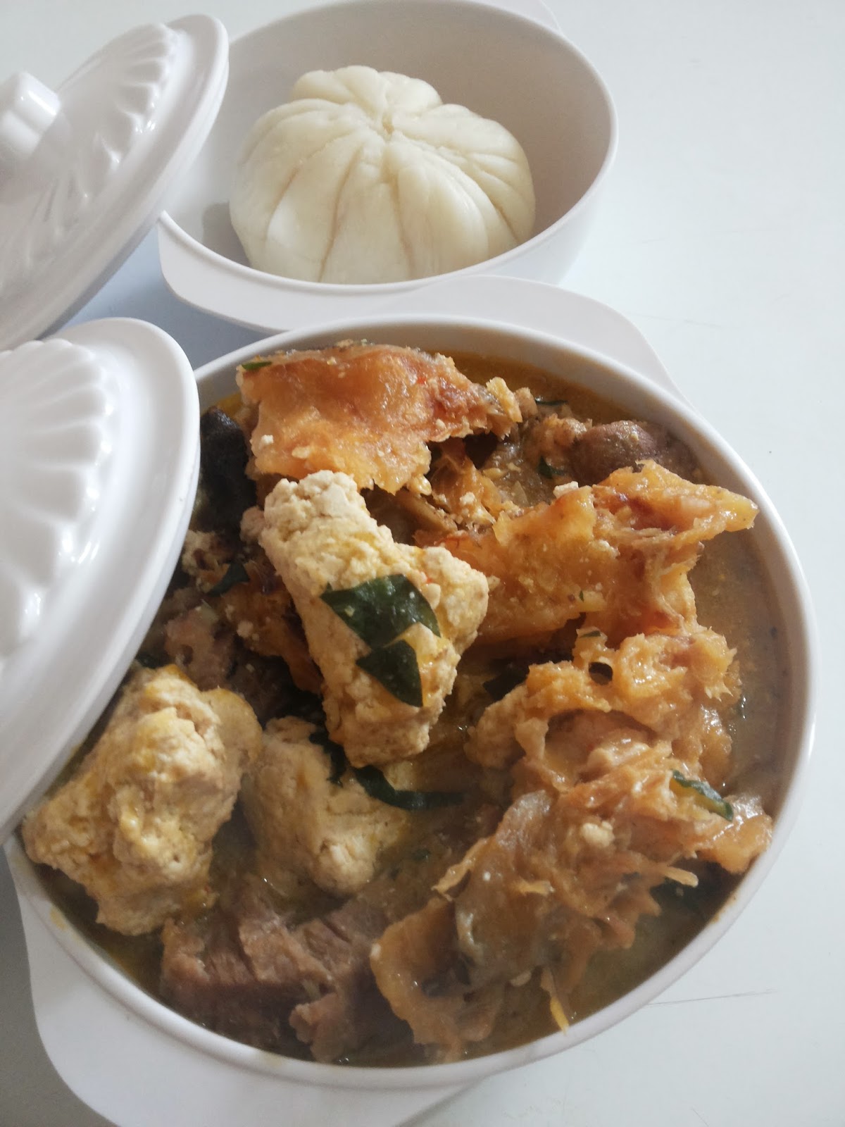 How To Cook Nigerian White Soup With Melon Lumps