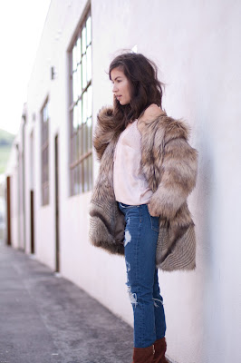 5 ways to wear a faux fur & confidence Mom Jeans & Mimosas