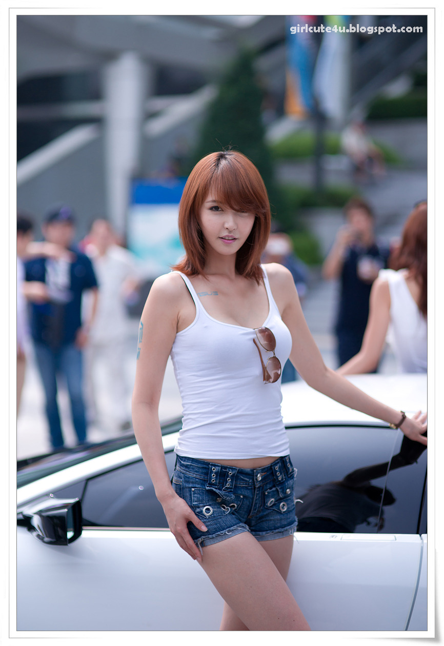 xxx nude girls: Kang Yui - ASUS Lamborghini VX7 Roadshow 
