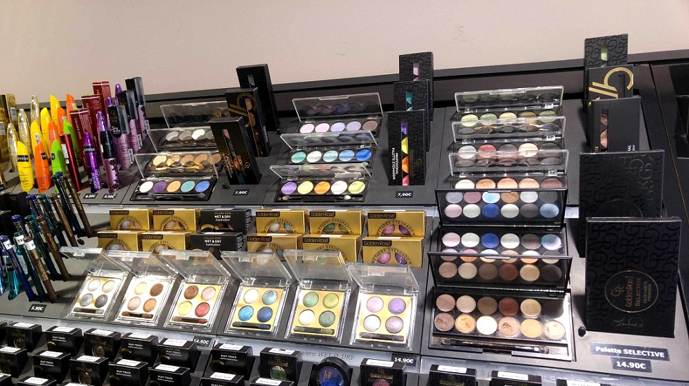 Cookie\'s Makeup : the store that sells Golden Rose cosmetics in Paris, France