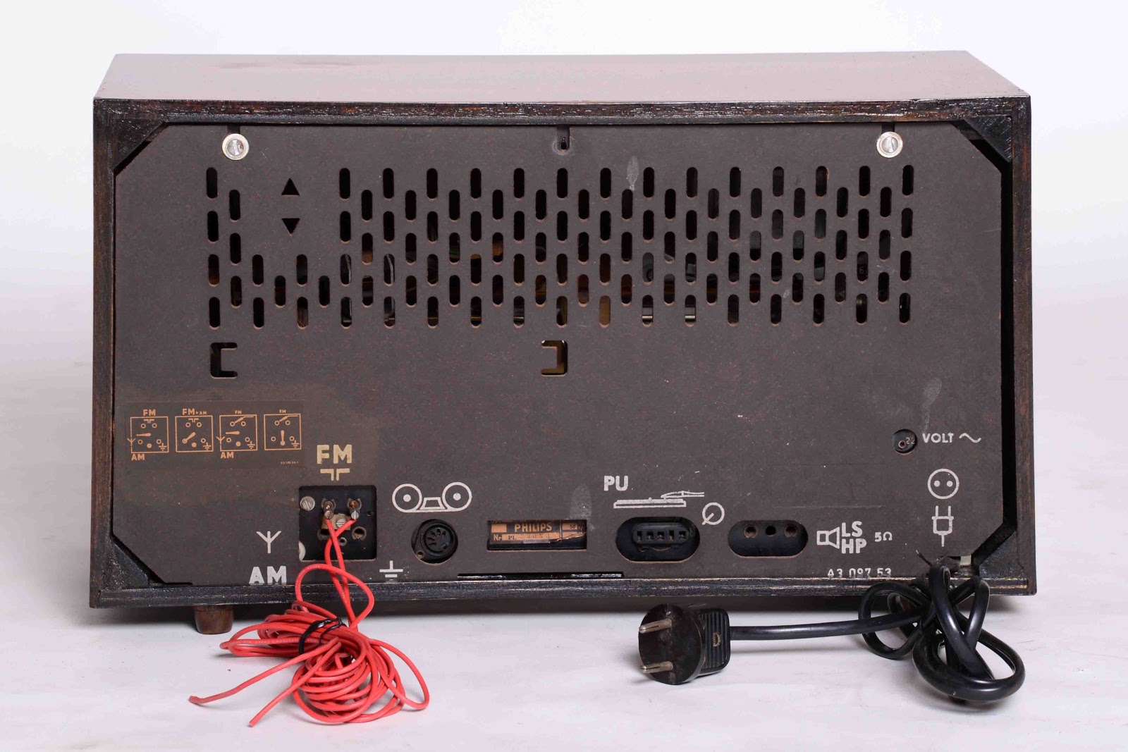 Завод филипс в румынии. Philips germany. Philips germany. Фен philips 6000 watts germany. Радиоприемник gal com.