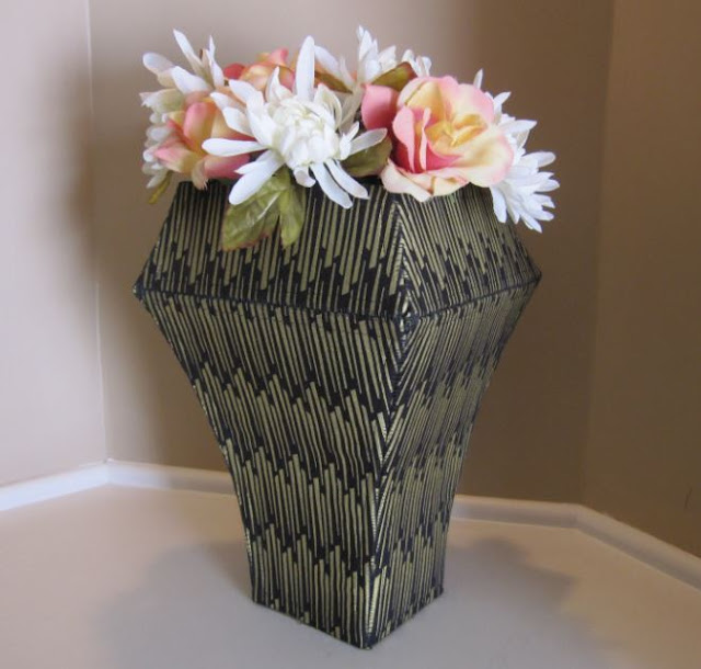 Voilà Vase by eSheep Designs; crafted by Marilyn (Shades of Bold)