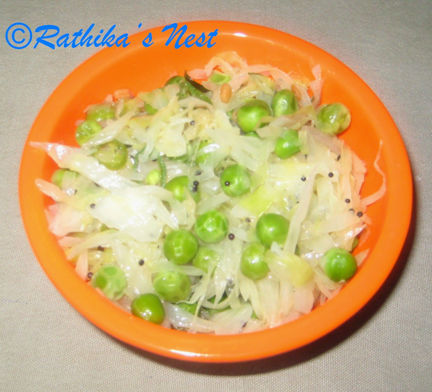 Rathika's Nest Green peasCabbage Poriyal (பட்டாணி கோஸ் பொரியல்)