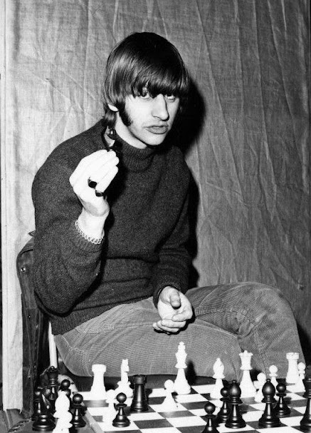 Ringo%2Bplaying%2Bchess