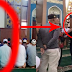 Duh, beredar video pria berdiri kaku satu jam saat shalat jamaah, sadar usai imam bacakan ayat rukyah Duh, beredar video pria berdiri kaku satu jam saat shalat jamaah, sadar usai imam bacakan ayat rukyah