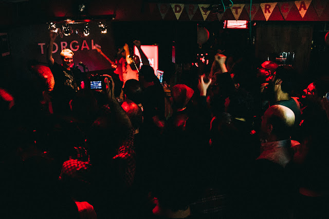 http://cenizasenelaire.com/sets/the-wave-pictures-cafepop-torgal-ourense-29012017/