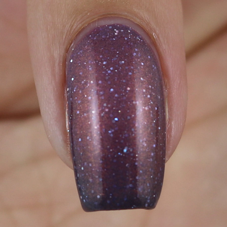 Emily de Molly Distance To The Sun swatched by Olivia Jade Nails